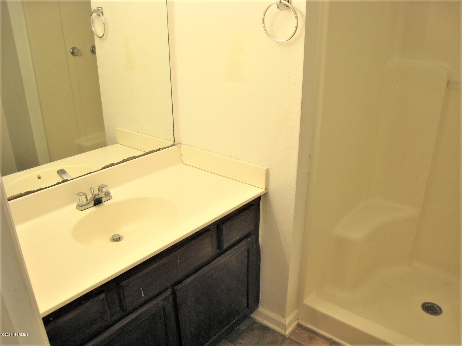 337 Running Road Jacksonville, NC 28546 - Photo 26 of 32 Upstairs full bath
