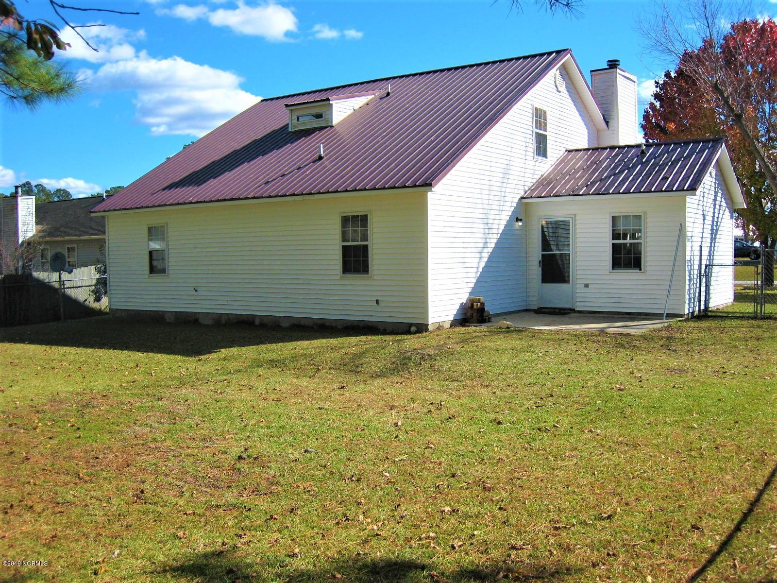 337 Running Road Jacksonville, NC 28546 - Photo 31 of 32 Rear exterior view