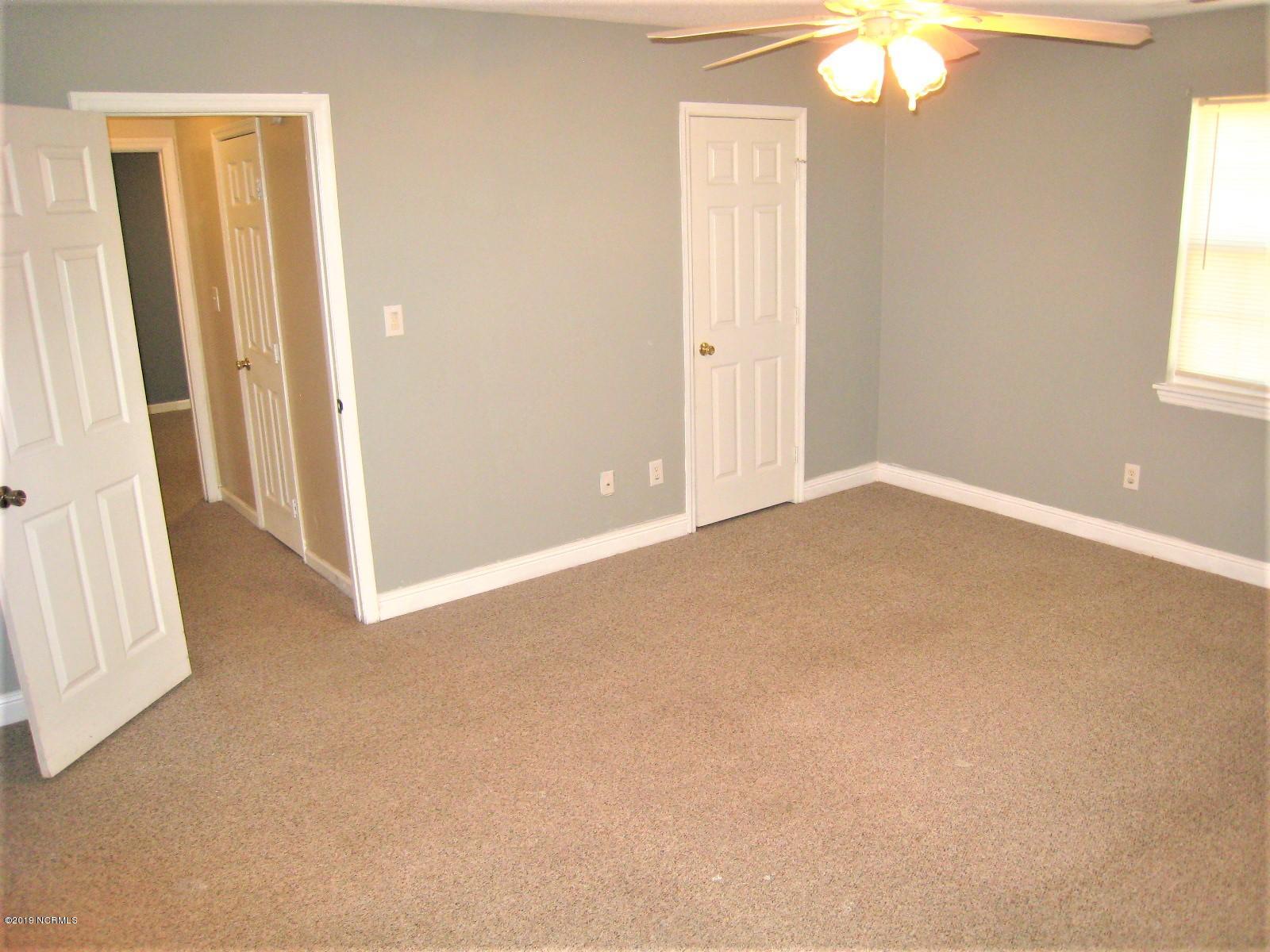 337 Running Road Jacksonville, NC 28546 - Photo 8 of 32 ..huge..