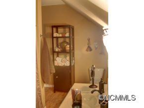 17 Creek Run Road Candler, NC 28715 - Photo 11 of 18 Gallery Image 11