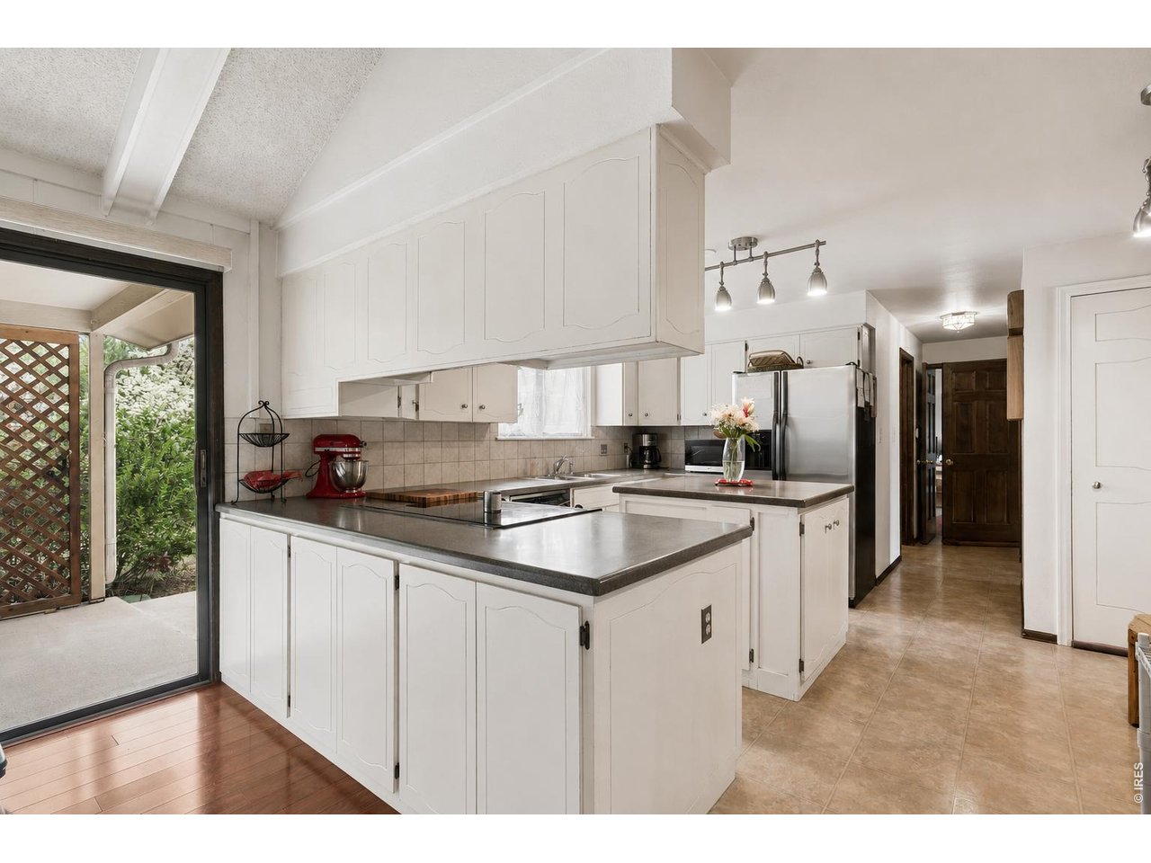 6809 Harvest Road Boulder, CO 80301 - Photo 8 of 23
