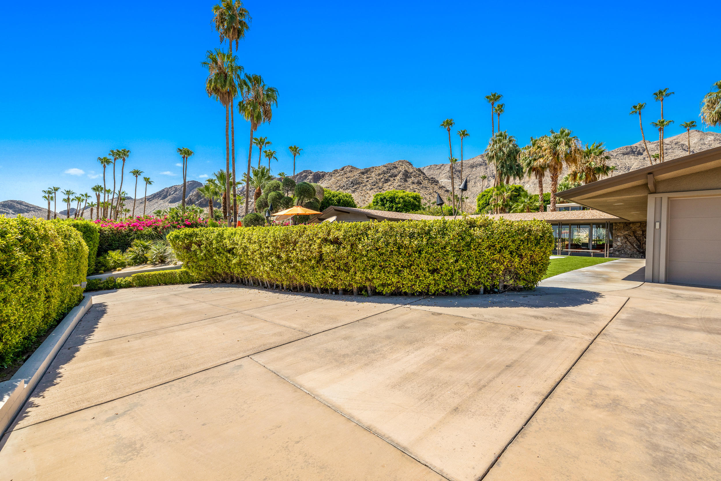 70411 Pecos Road Rancho Mirage, CA 92270 - Photo 33 of 44 a view of a garden