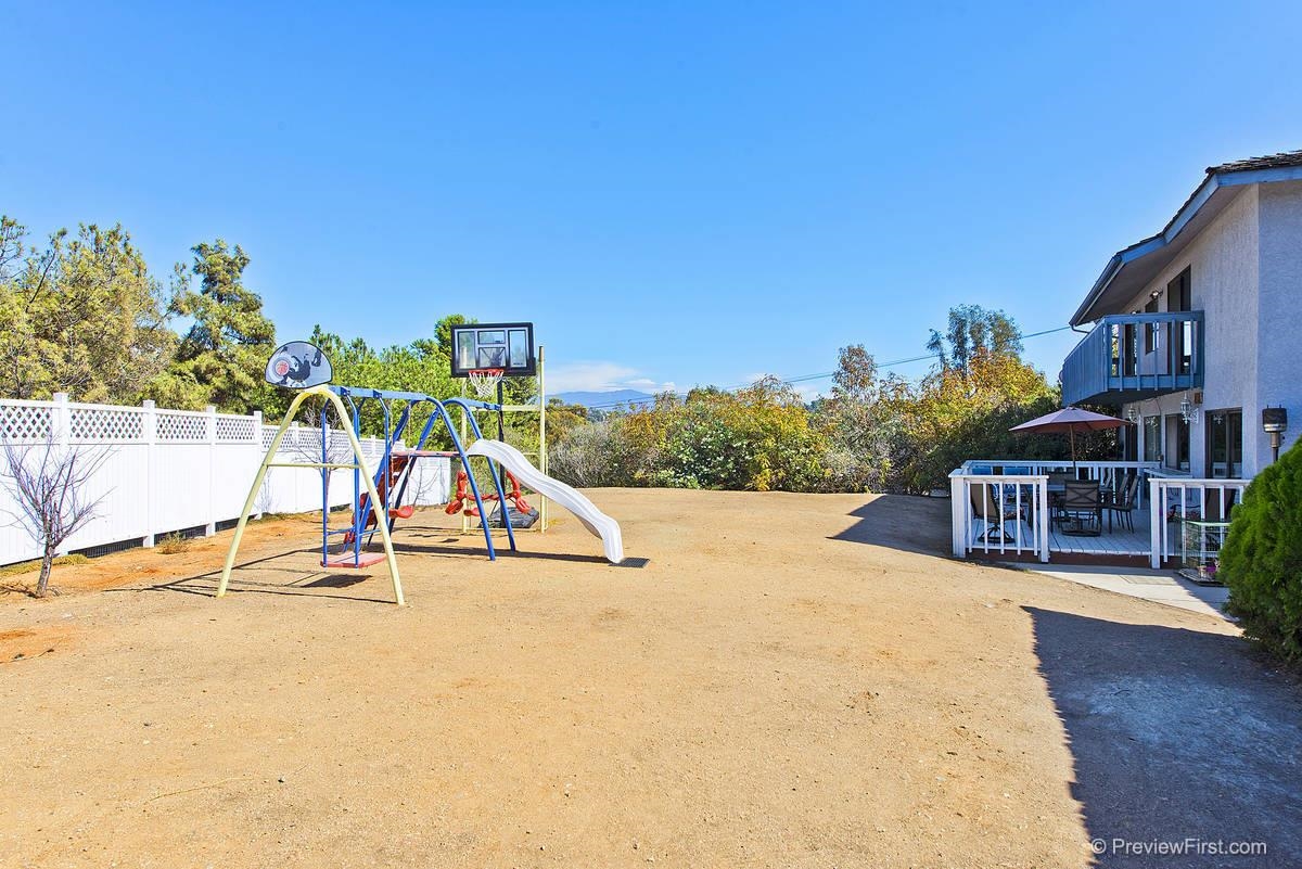 4328 Grace Road Bonita, CA 91902 - Photo 4 of 25 Gallery Image 4