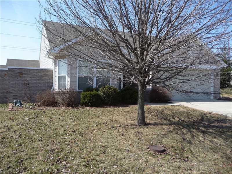 660 Westover Road Avon, IN 46123 - Photo 2 of 17 Gallery Image 2