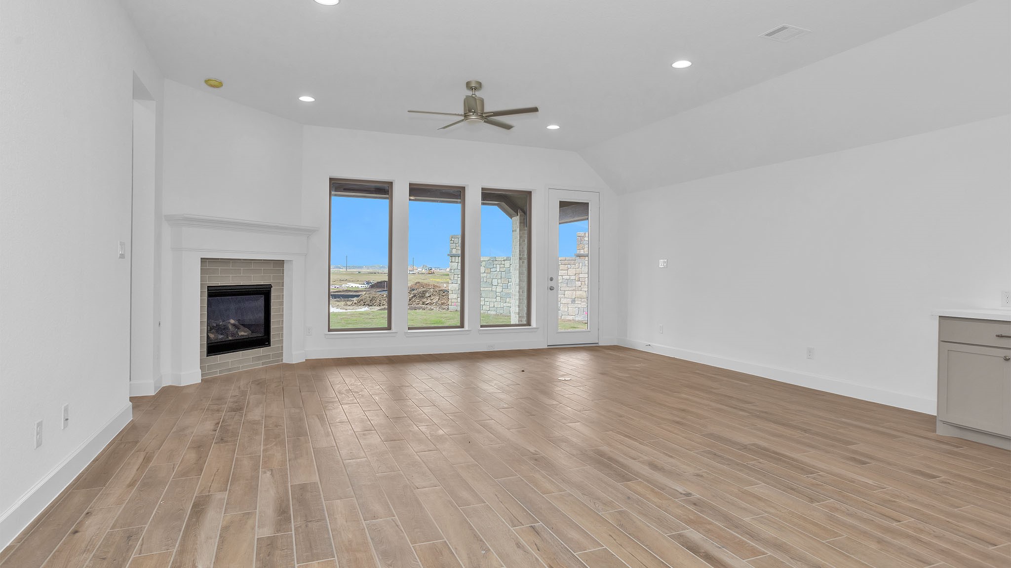 6818 Hillside View Lane Friendswood, TX 77546 - Photo 7 of 20