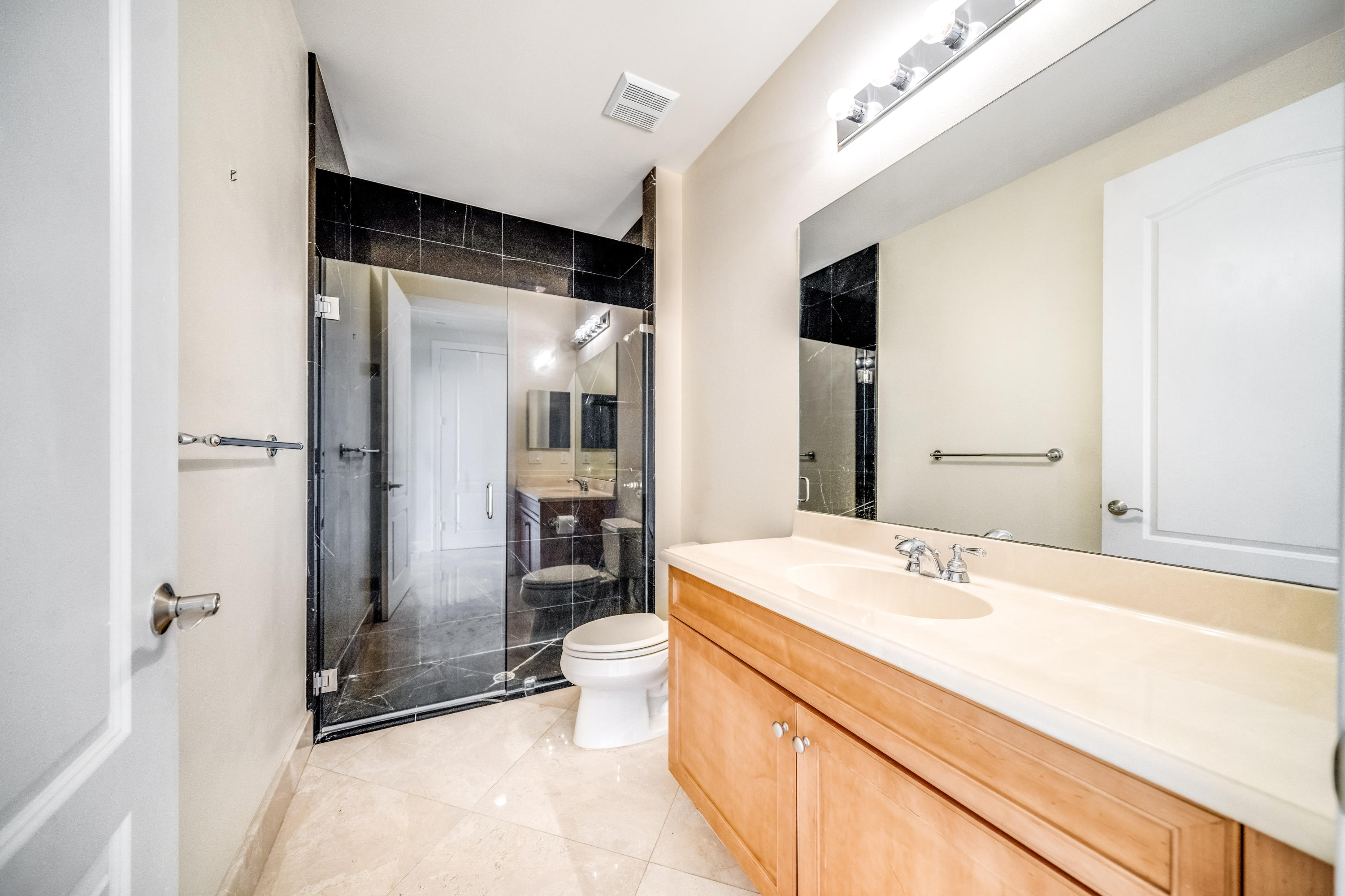 605 Northeast Francesca Lane Boca Raton, FL 33487 - Photo 7 of 53 Guest Bath