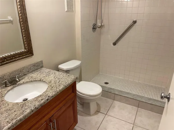 $2,100 | 3993 Cypress Reach Court, Unit 205, Pompano Beach, FL 33069