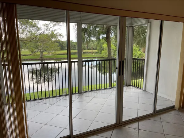 $2,100 | 3993 Cypress Reach Court, Unit 205, Pompano Beach, FL 33069