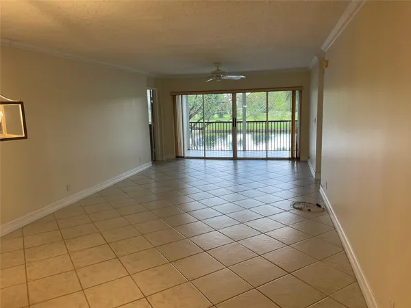 $2,100 | 3993 Cypress Reach Court, Unit 205, Pompano Beach, FL 33069