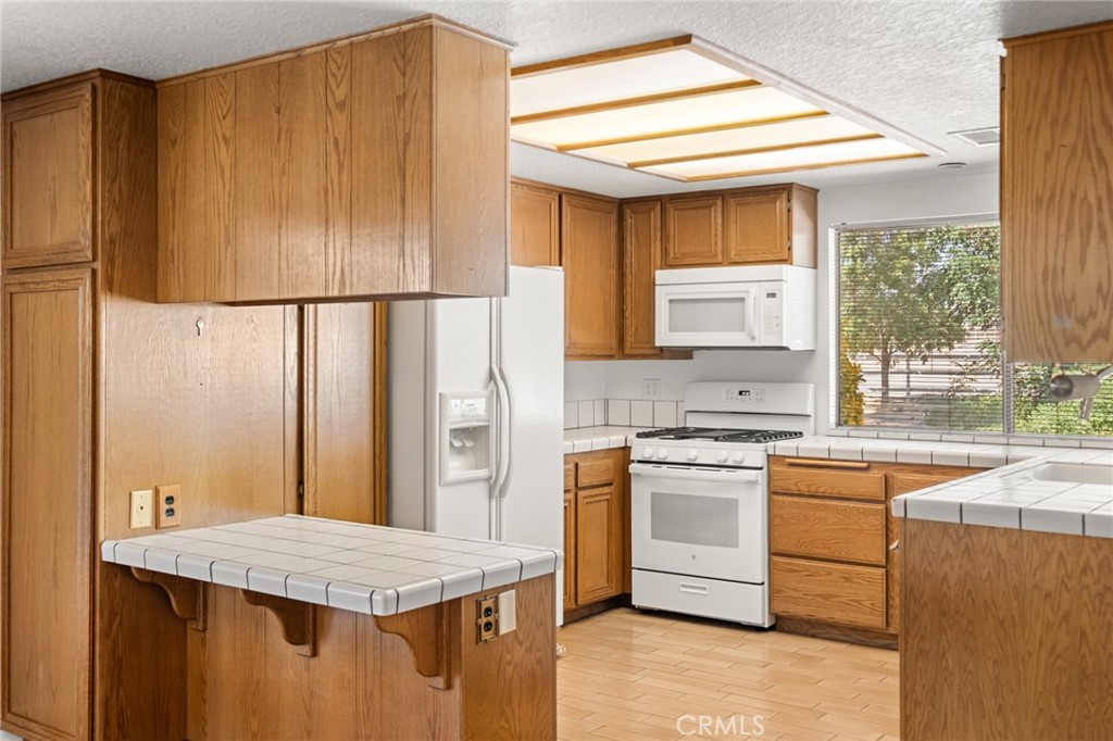 12435 Reata Road Apple Valley, CA 92308 - Photo 13 of 39
