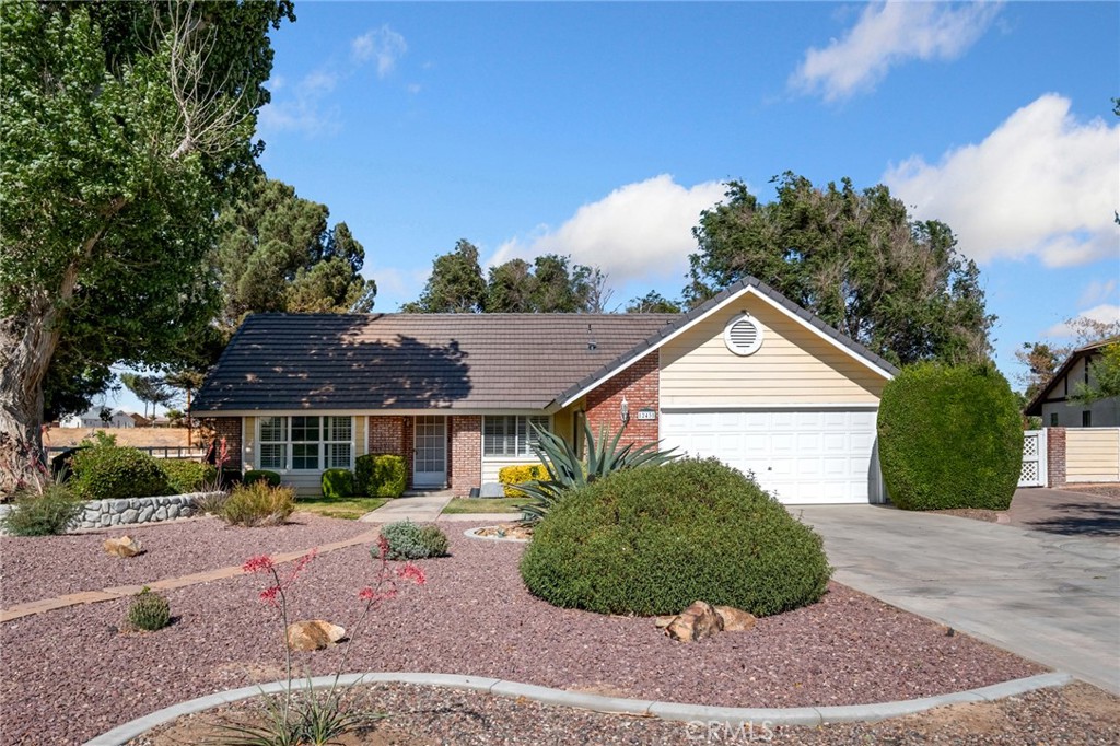 12435 Reata Road Apple Valley, CA 92308 - Photo 2 of 39