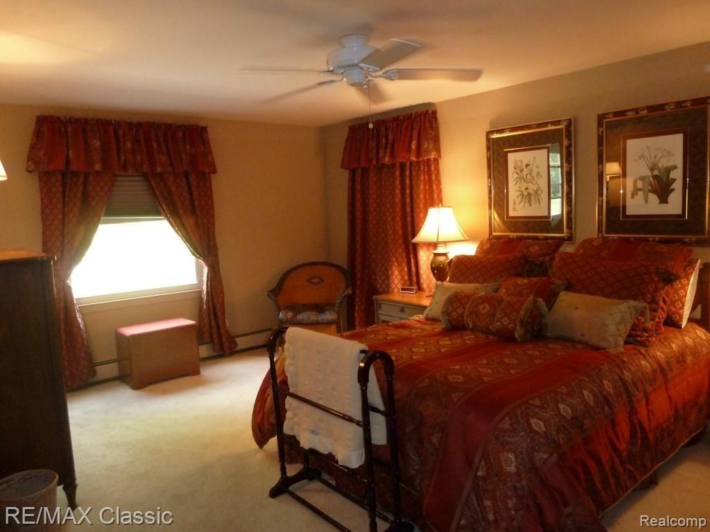 33745 Quaker Valley Road Farmington, MI 48331 - Photo 27 of 53 P1040620.jpg