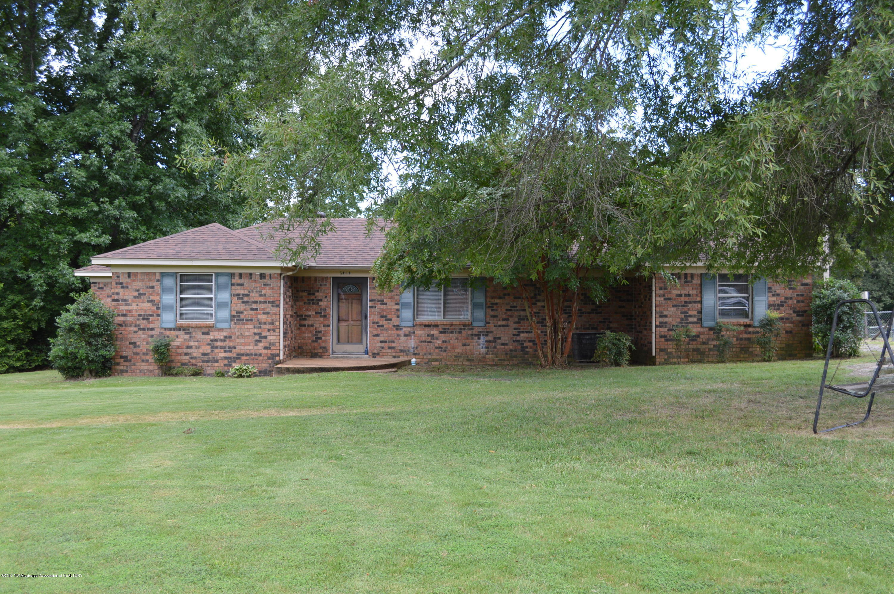 3648 Swinnea Road Southaven, MS 38672 - Photo 3 of 22 DSC_0043