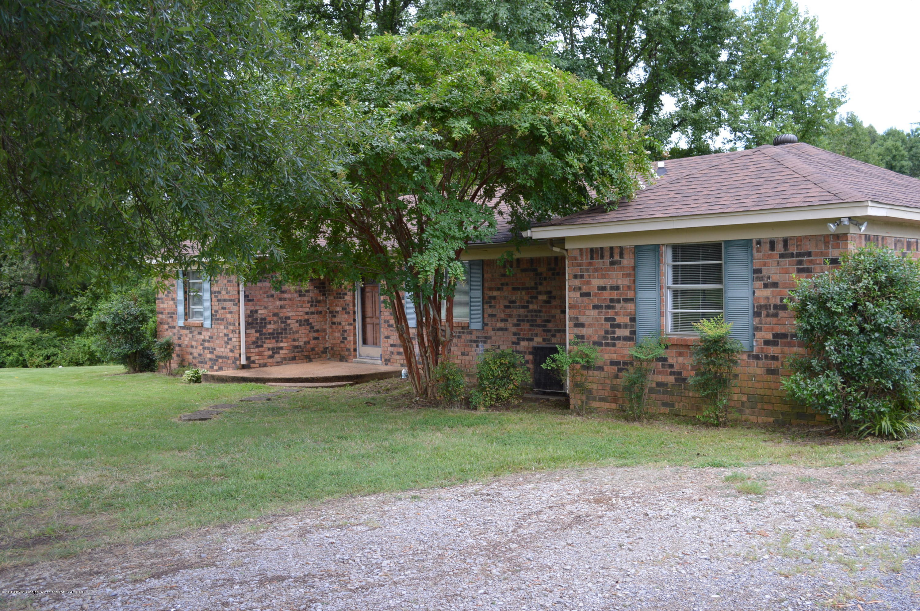 3648 Swinnea Road Southaven, MS 38672 - Photo 4 of 22 DSC_0044