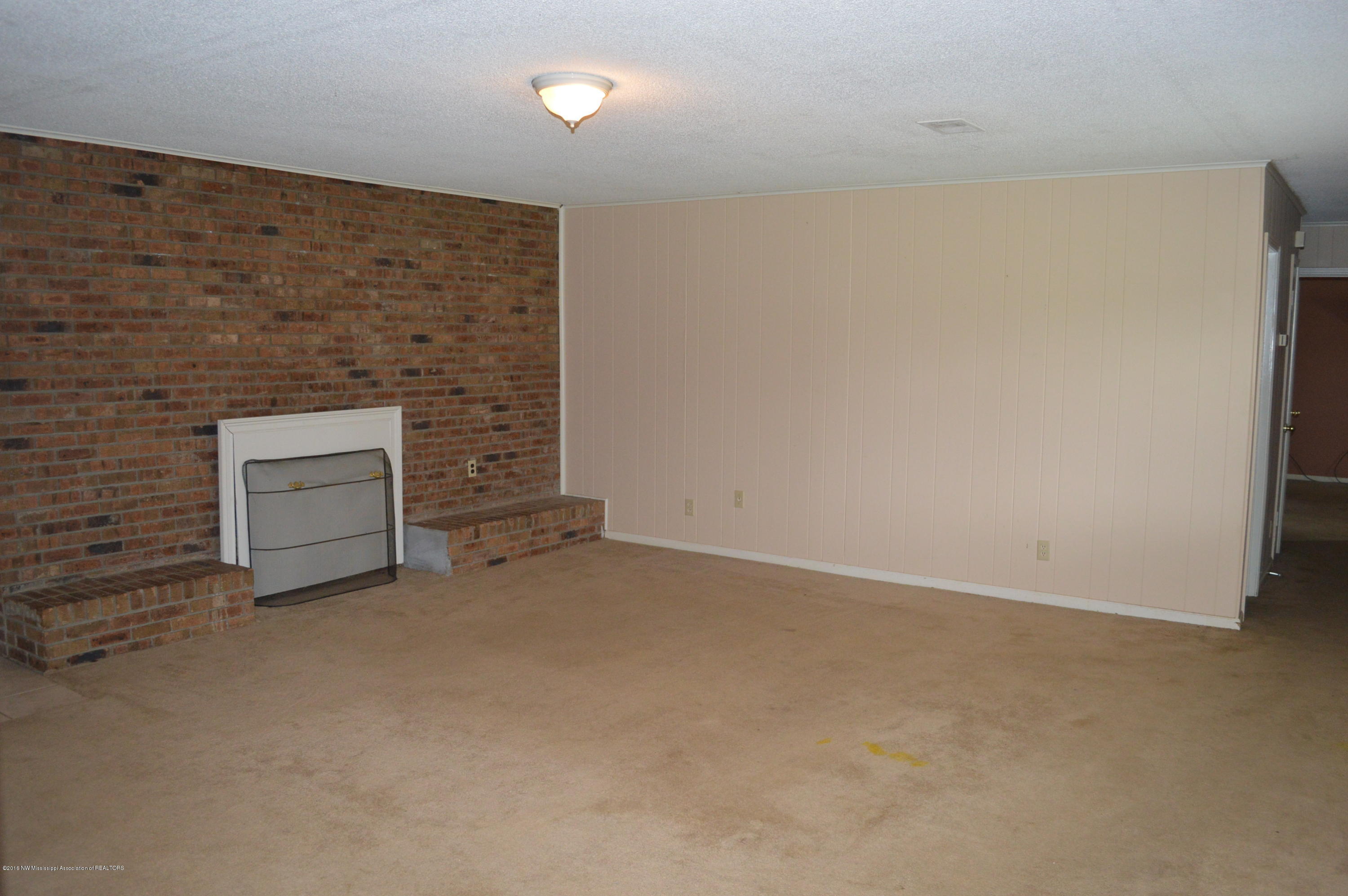 3648 Swinnea Road Southaven, MS 38672 - Photo 6 of 22 DSC_0047