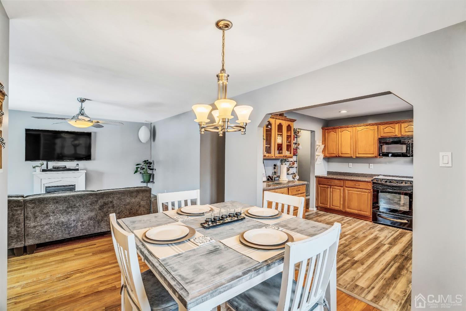 76 Chain O' Hills Road Iselin, NJ 08830 - Photo 11 of 31 Gallery Image 11