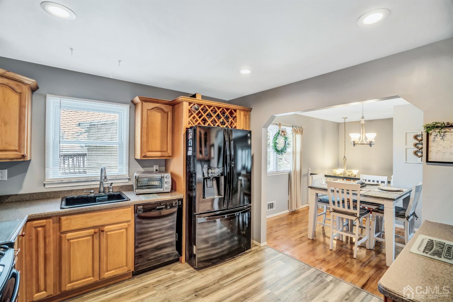 76 Chain O' Hills Road Iselin, NJ 08830 - Photo 14 of 31 Gallery Image 14