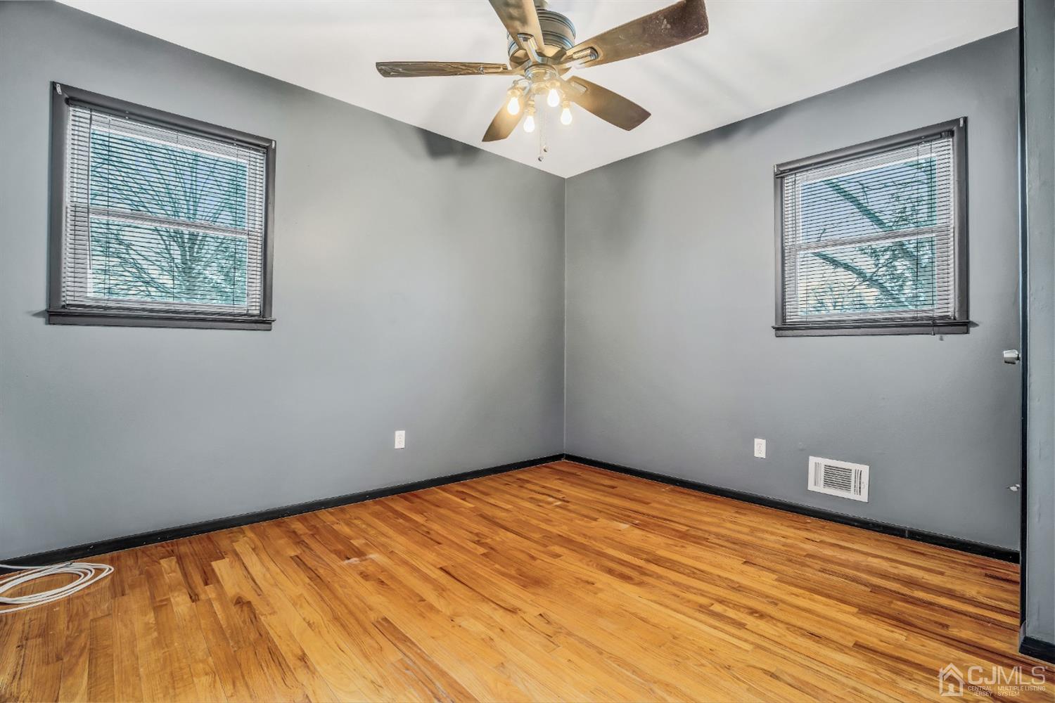 76 Chain O' Hills Road Iselin, NJ 08830 - Photo 18 of 31 Gallery Image 18