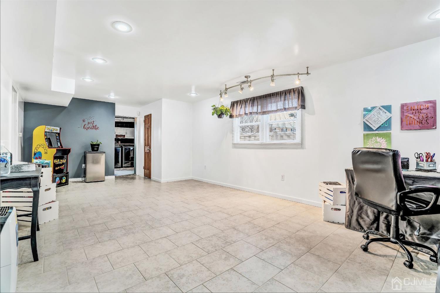 76 Chain O' Hills Road Iselin, NJ 08830 - Photo 21 of 31 Gallery Image 21