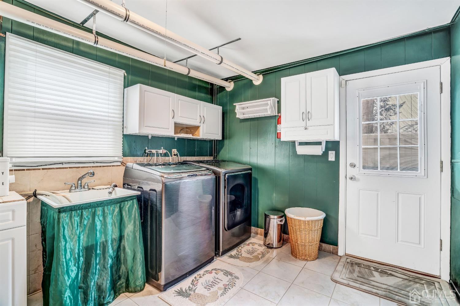 76 Chain O' Hills Road Iselin, NJ 08830 - Photo 26 of 31 Gallery Image 26