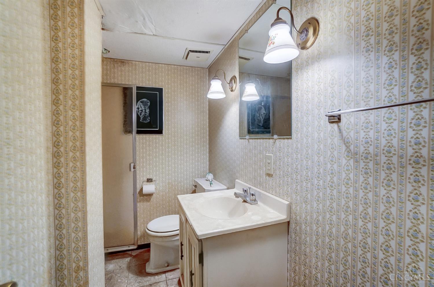 7016 Hearne Road Cincinnati, OH 45248 - Photo 22 of 33