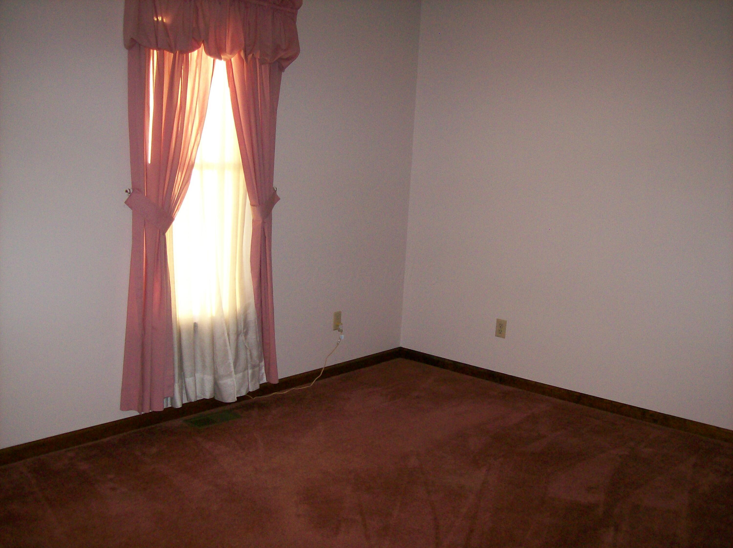 417 Ridgedale Drive Circleville, OH 43113 - Photo 13 of 39 101_1458