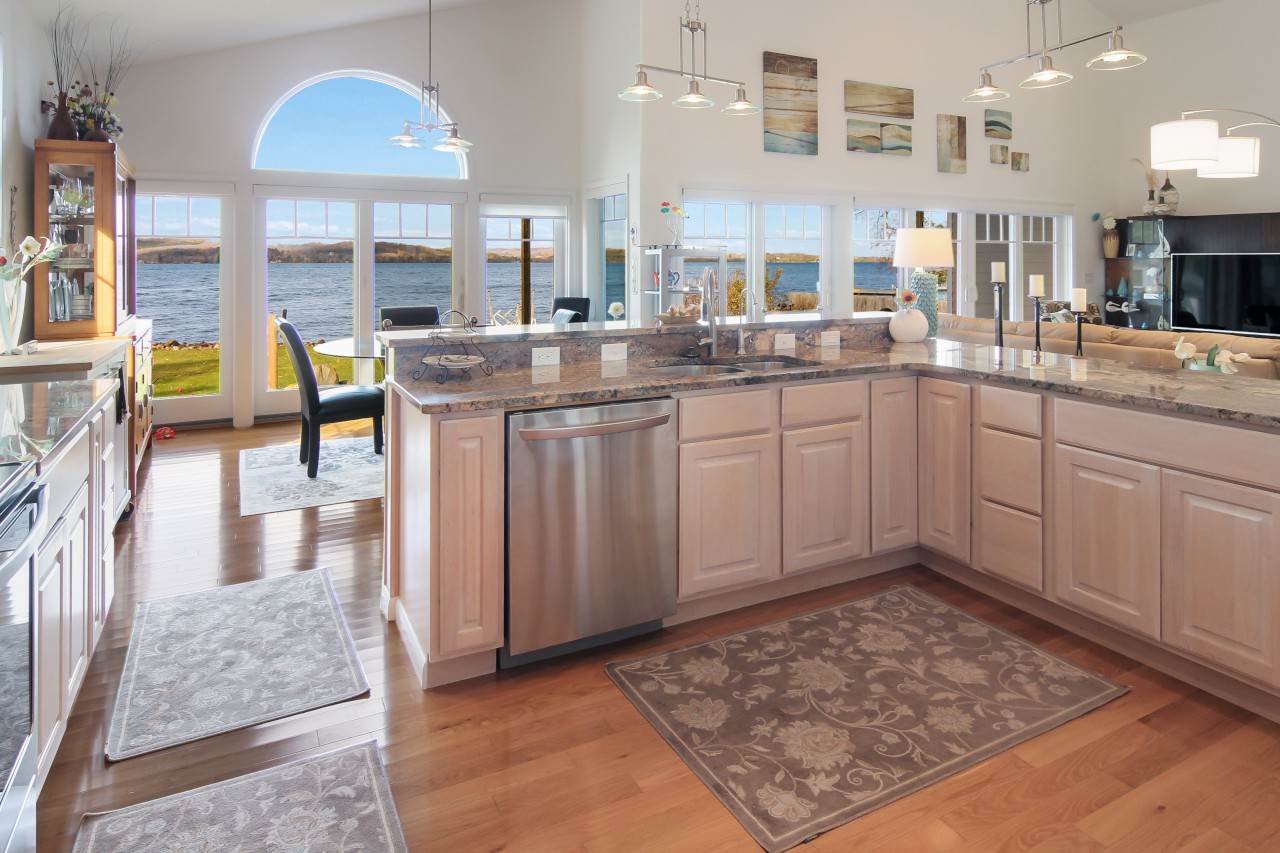 6901 East Birch Point Road Traverse City, MI 49684 - Photo 16 of 38 1881714-15.JPG
