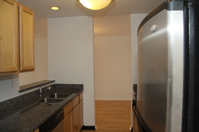 1919 Prairie Square, Unit 121 Schaumburg, IL 60173 - Photo 6 of 16