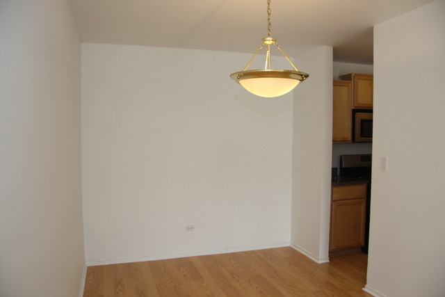 1919 Prairie Square, Unit 121 Schaumburg, IL 60173 - Photo 8 of 16