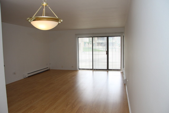 1919 Prairie Square, Unit 121 Schaumburg, IL 60173 - Photo 10 of 16