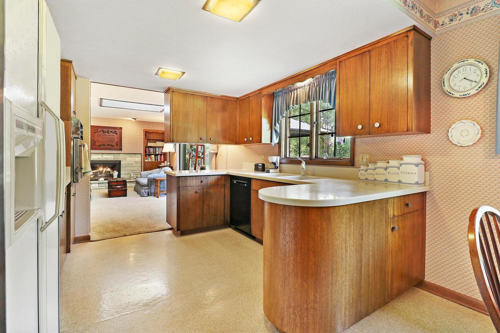14300 Oak Knoll Road Wadsworth, IL 60083 - Photo 9 of 28 Gallery Image 9