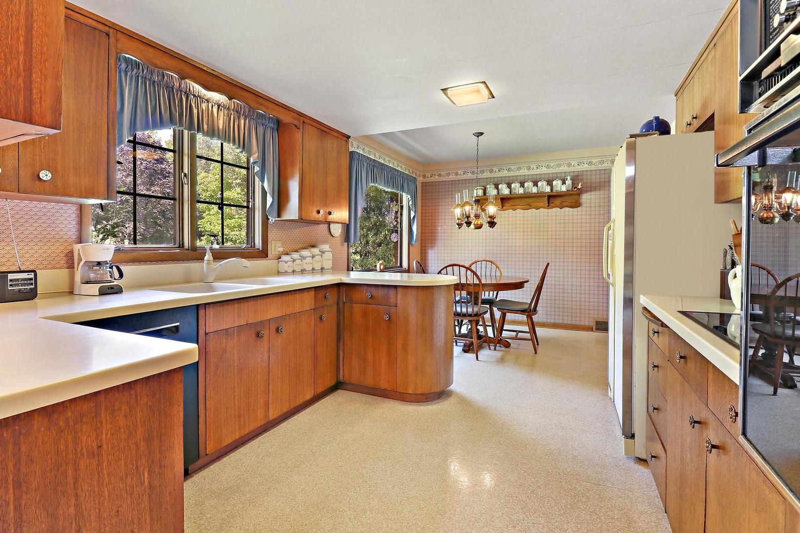 14300 Oak Knoll Road Wadsworth, IL 60083 - Photo 10 of 28 Gallery Image 10