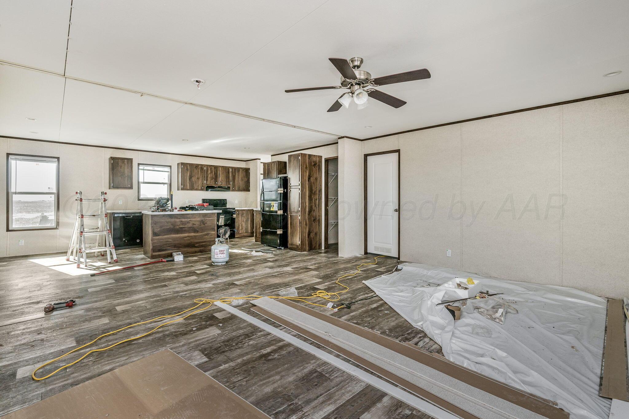 6300 Sawyer Road Amarillo, TX 79119 - Photo 3 of 16 Living Room