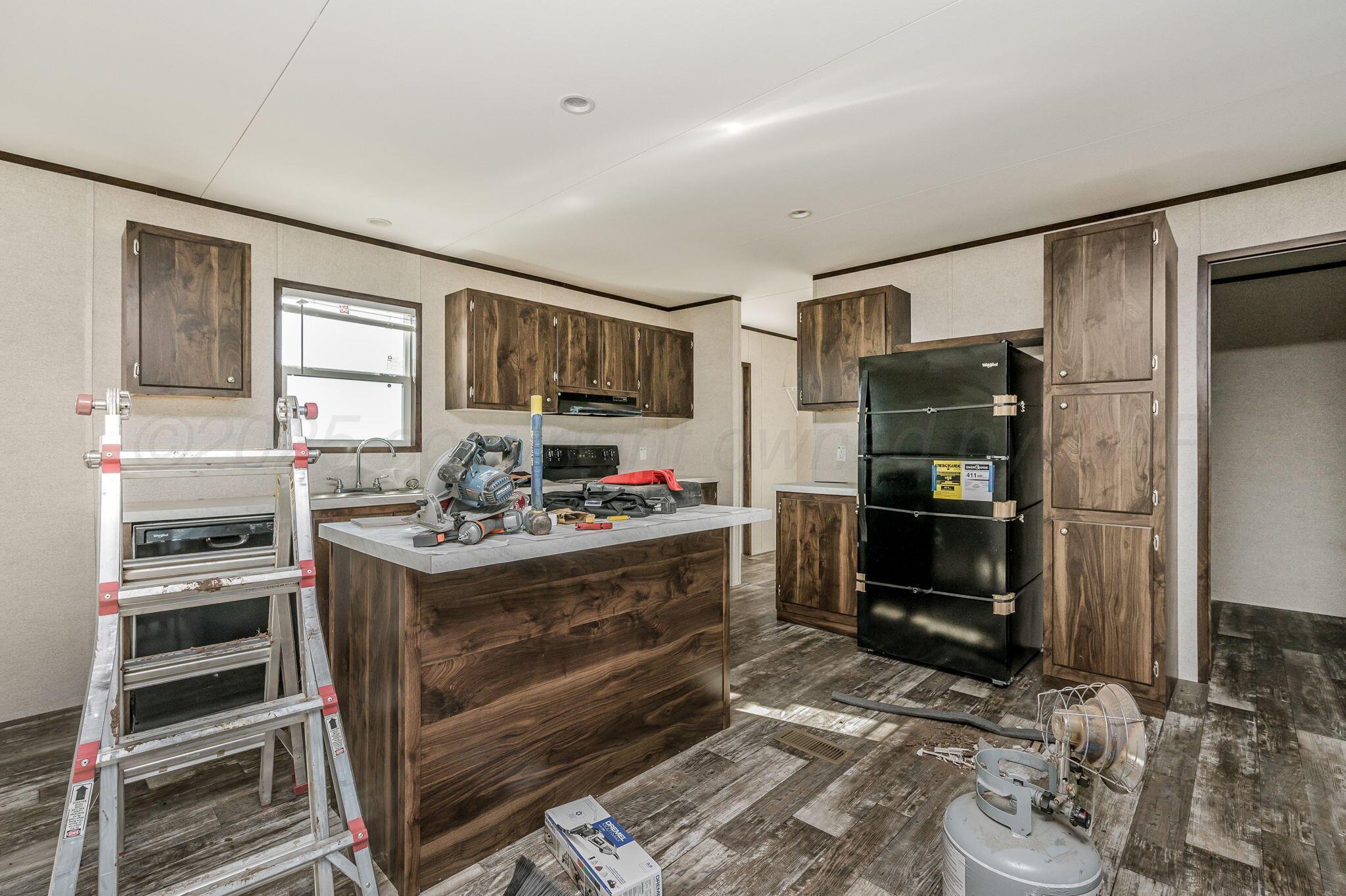 6300 Sawyer Road Amarillo, TX 79119 - Photo 5 of 16 Kitchen