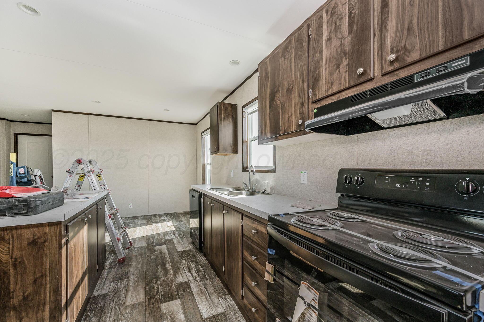 6300 Sawyer Road Amarillo, TX 79119 - Photo 7 of 16 Kitchen-2