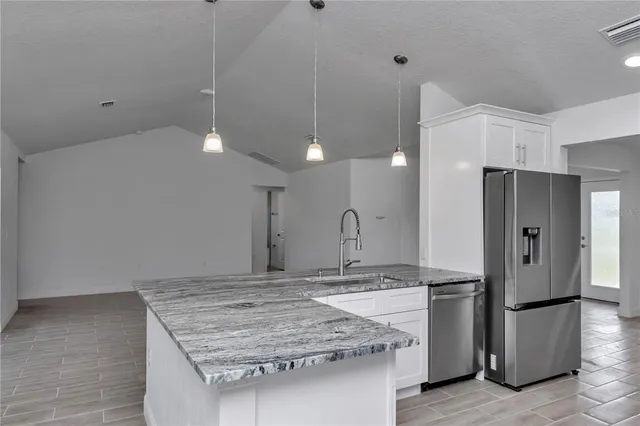 $399,900 | 17490 Southwest 18th Avenue Road, Ocala, FL 34473