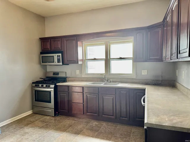 $144,900 | 1010 Jefferson Street, Rochester, IN 46975