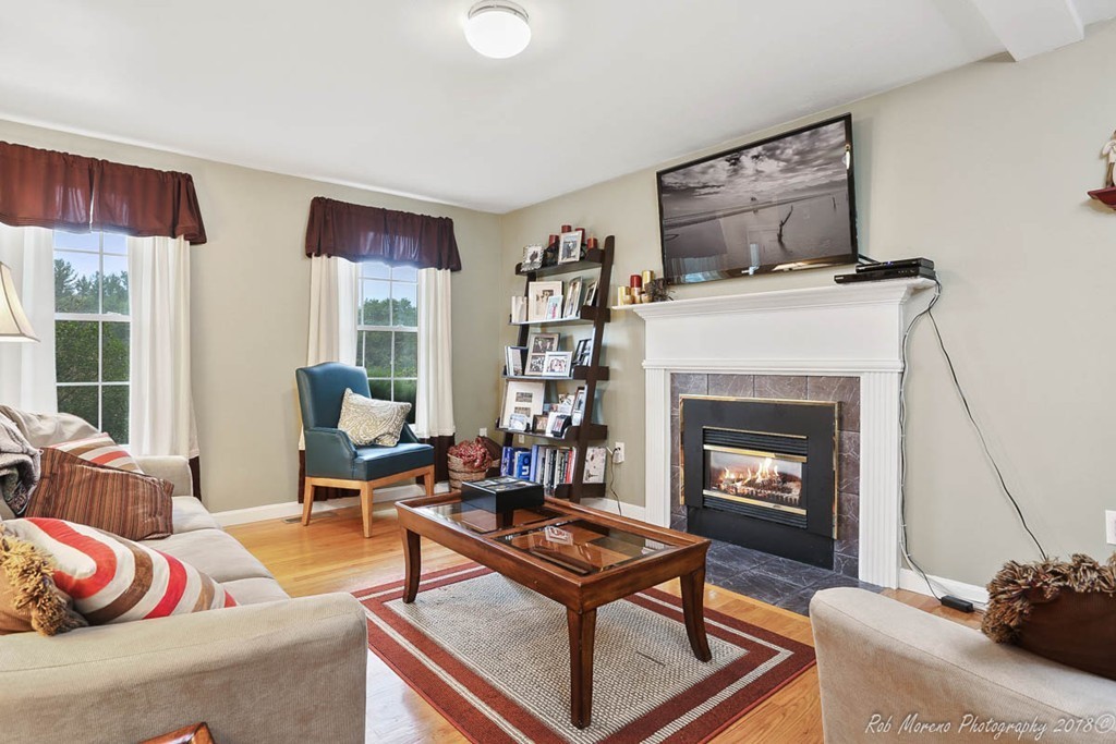 98 Autumn Road Dracut, MA 01826 - Photo 5 of 20