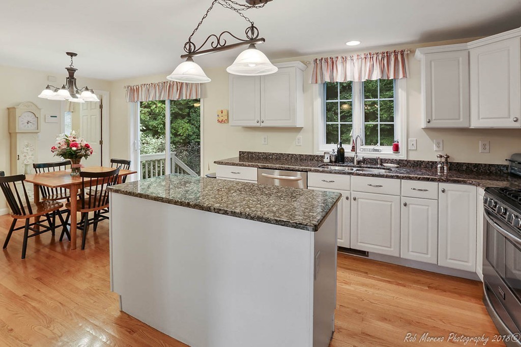 98 Autumn Road Dracut, MA 01826 - Photo 8 of 20