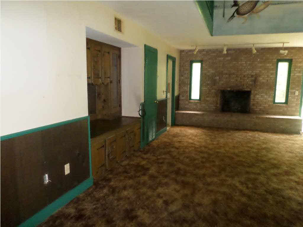 207 Franklin Road Braxton, MS 39044 - Photo 3 of 11 Living room