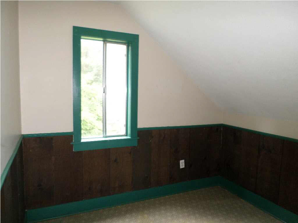 207 Franklin Road Braxton, MS 39044 - Photo 8 of 11 Office Nook upstairs