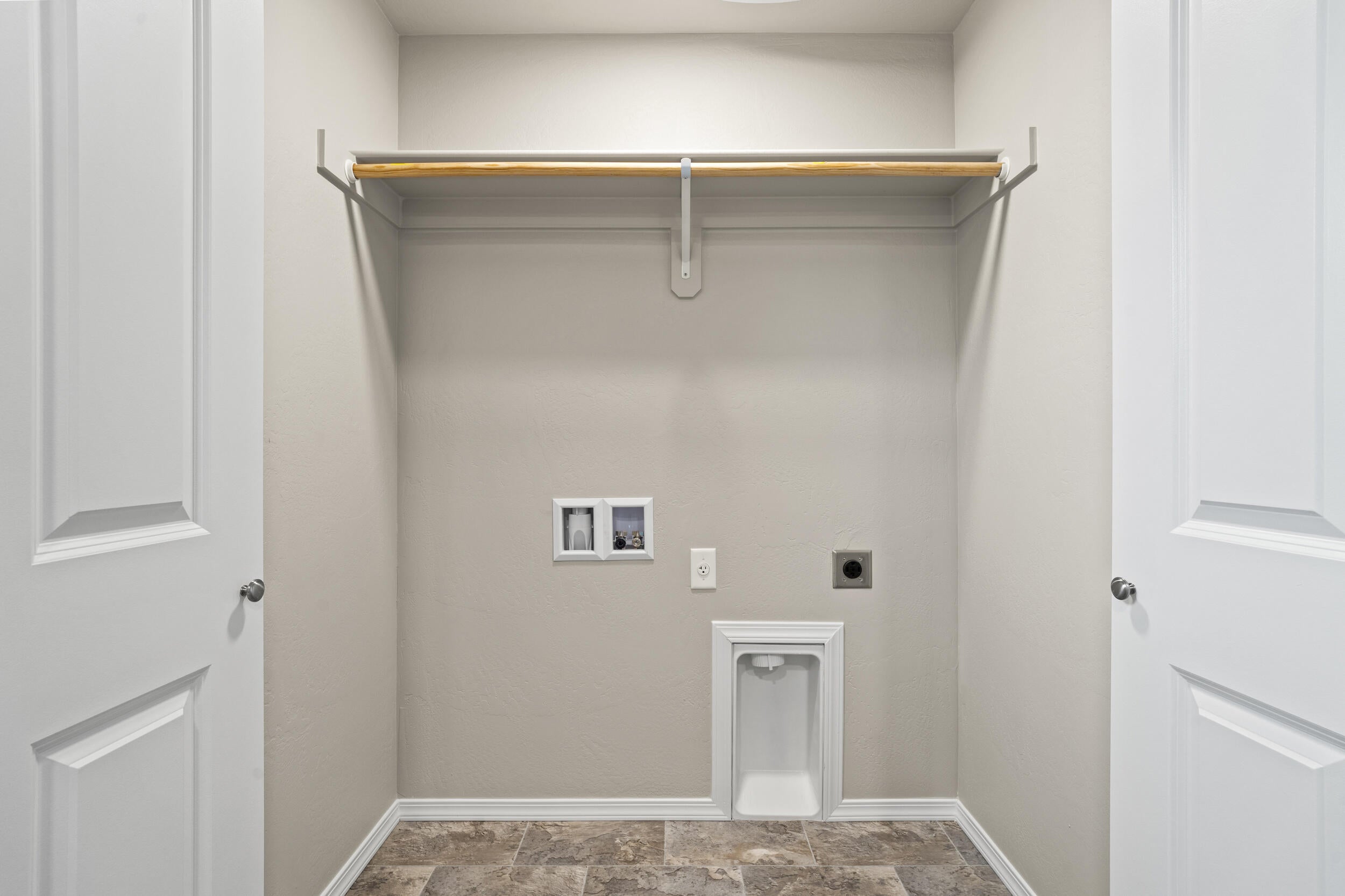 1107 Rutherford Drive Medford, OR 97504 - Photo 15 of 18 1107 rutherford drive - 17