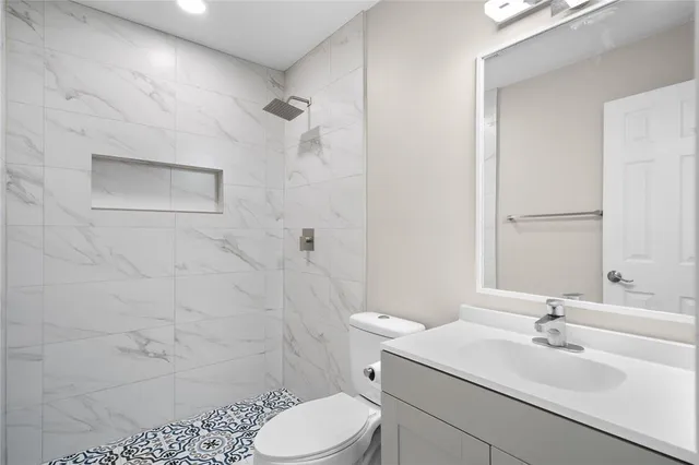 $2,600 | 2302 Valleywood Drive, Carrollton, TX 75006