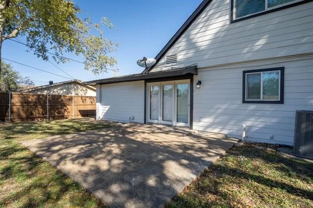 $2,600 | 2302 Valleywood Drive, Carrollton, TX 75006