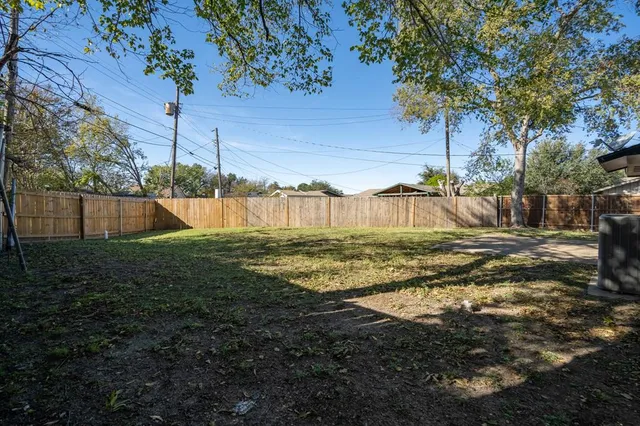 $2,600 | 2302 Valleywood Drive, Carrollton, TX 75006