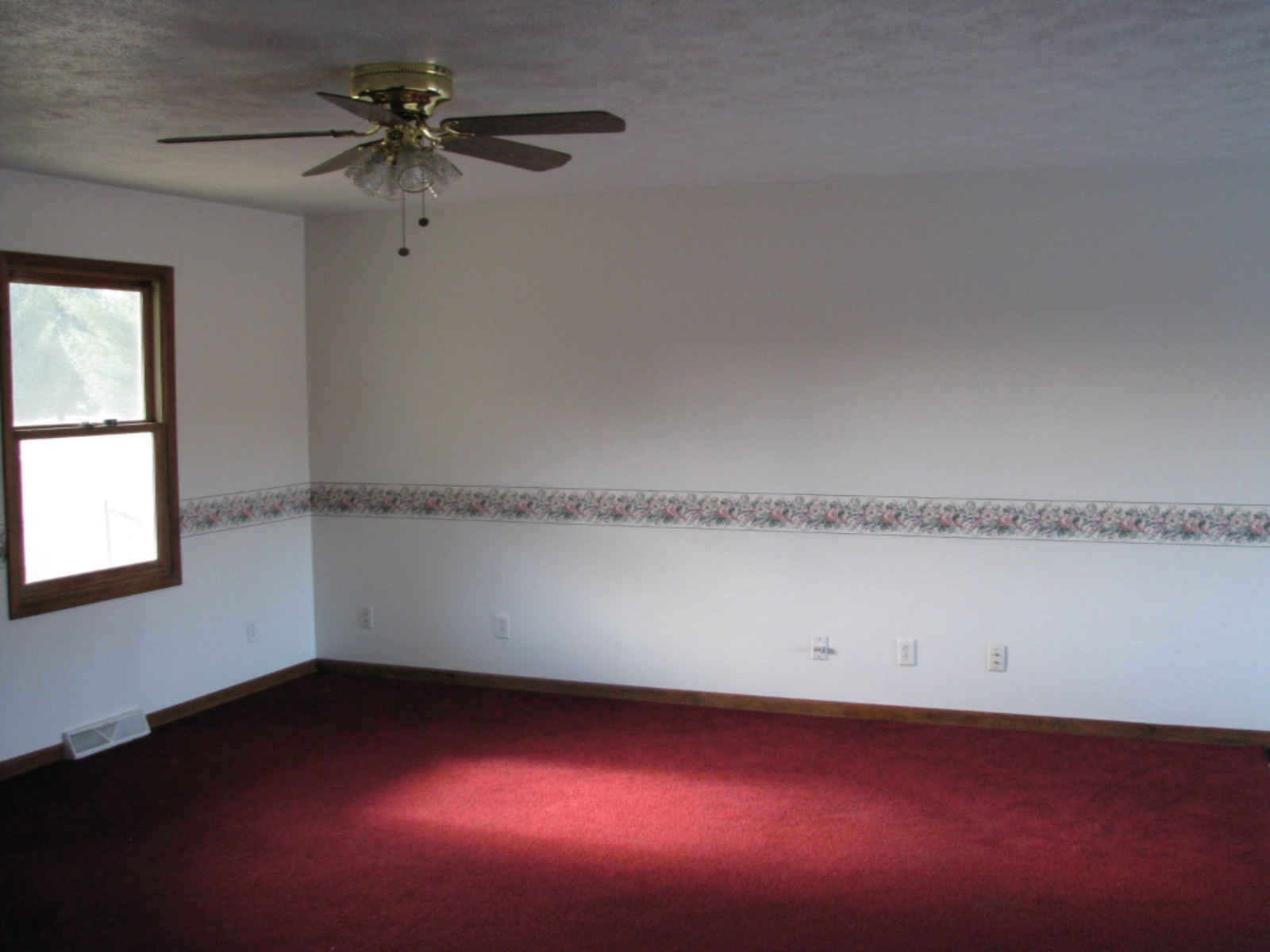 2748 West Lake Road Hart, MI 49420 - Photo 4 of 14 Living Room 3