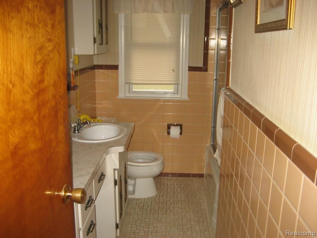 20875 Gudith Road Trenton, MI 48183 - Photo 2 of 9 gudith 006.jpg