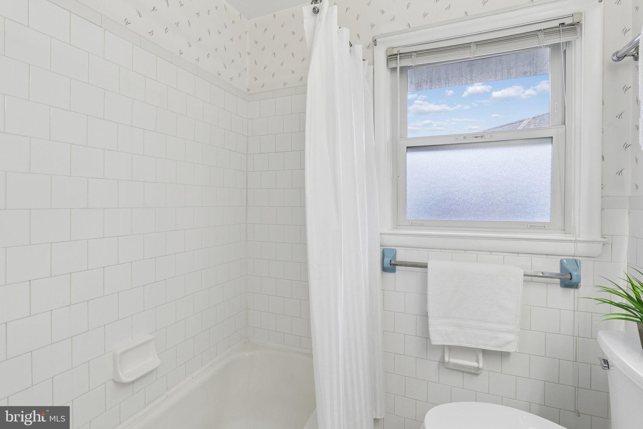 1713 Ranch Lane Dundalk, MD 21222 - Photo 19 of 38 Full Bathroom