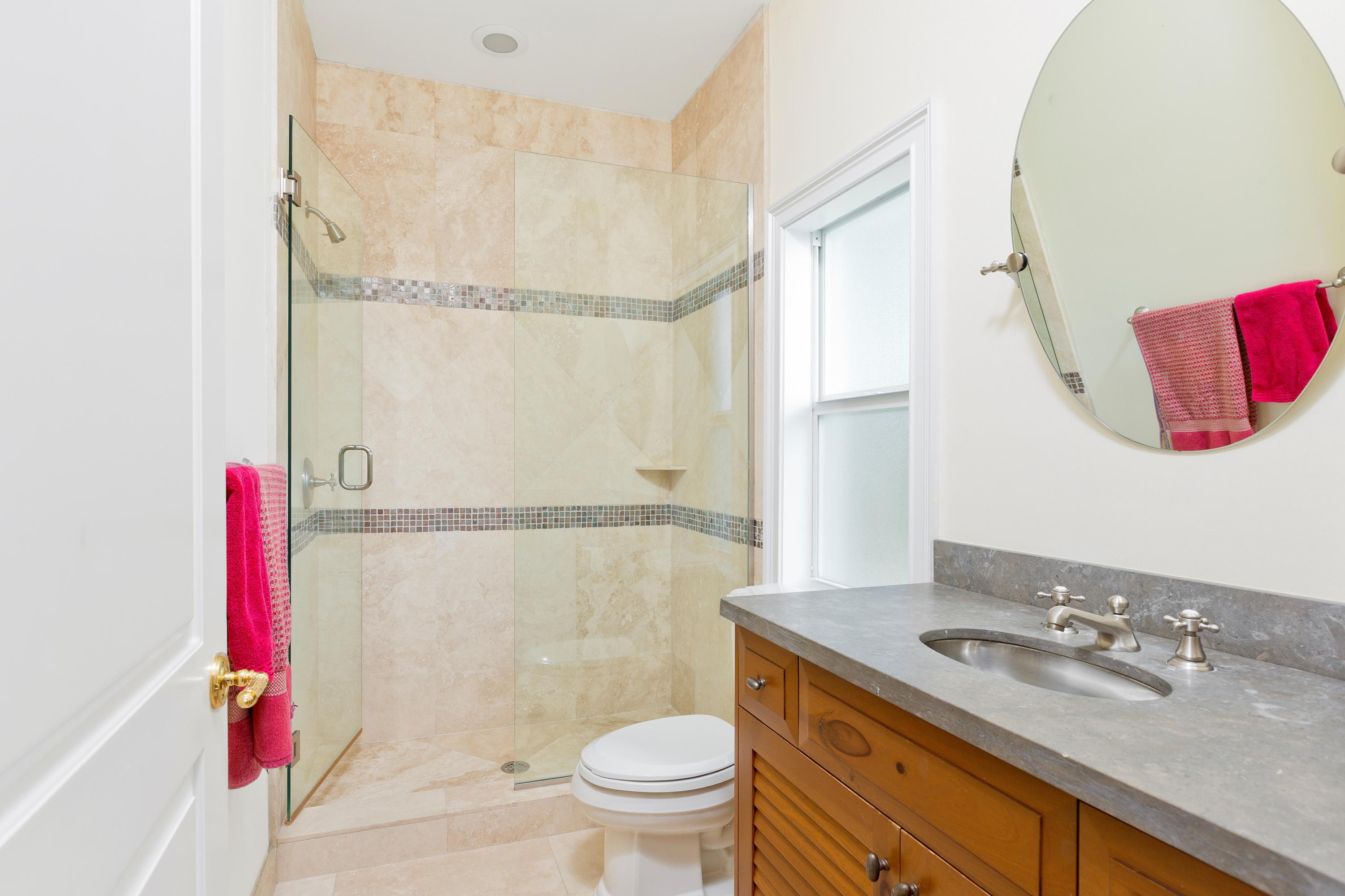 101 Lakeview Drive Gulf Stream, FL 33483 - Photo 25 of 28 45_Bathroom3
