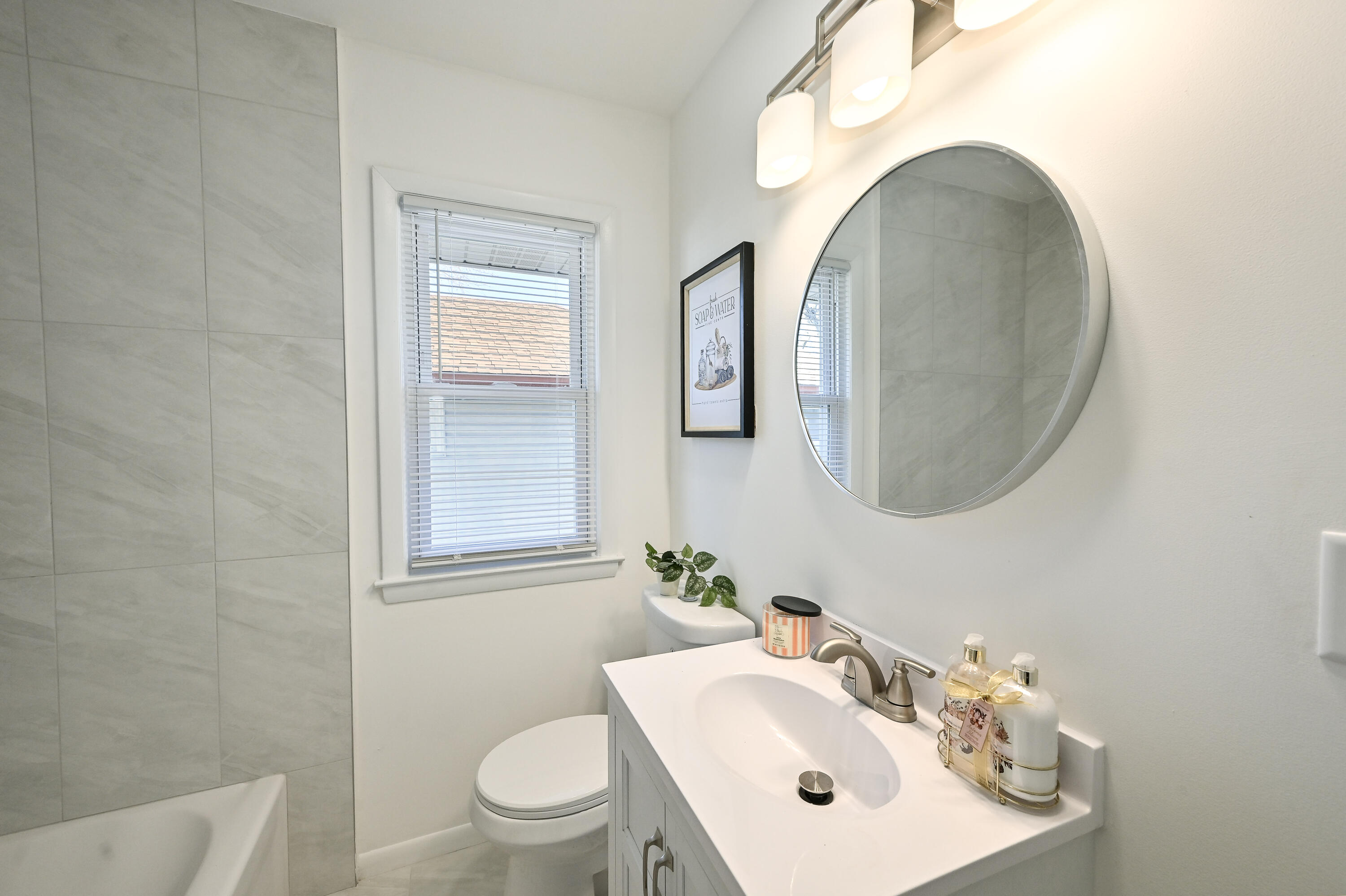 7218 West Carmen Avenue Milwaukee, WI 53218 - Photo 12 of 30 DZ7218-15